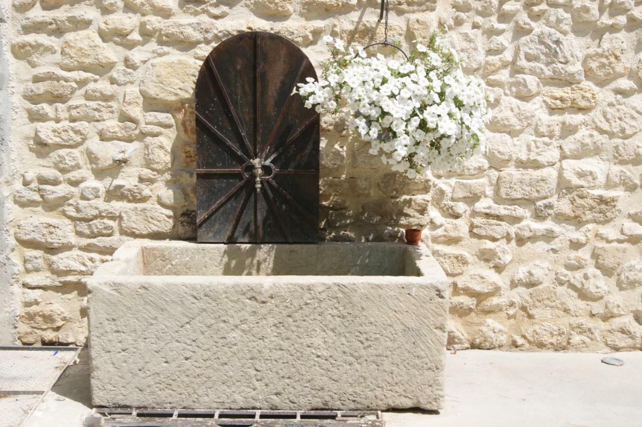 Gites Dans Mas En Pierres Robion en Luberon Exterior photo